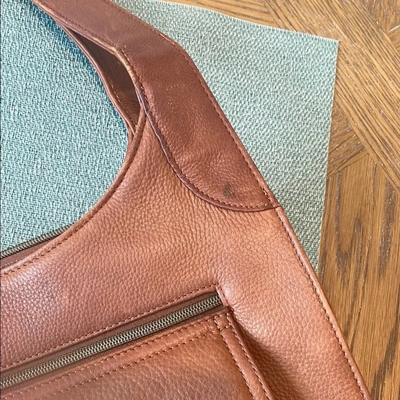 Brown Distressed Leather Vintage Fossil 1954 Key Shoulder Bag. - Picture 7 of 11